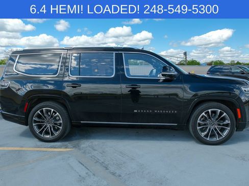 Used 2022 Jeep Grand Wagoneer Series III w/ Rear Seat Video Group 1 AWD/4WD image 3