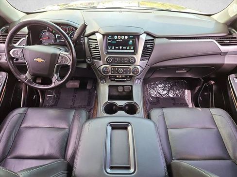 Used 2020 Chevrolet Suburban LT w/ Luxury Package AWD/4WD image 24