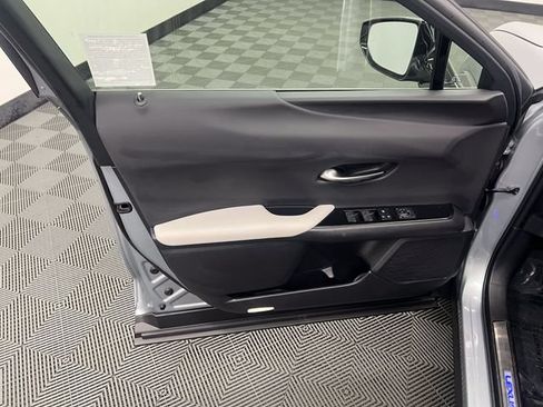 Certified 2024 Lexus UX 250h FWD image 9