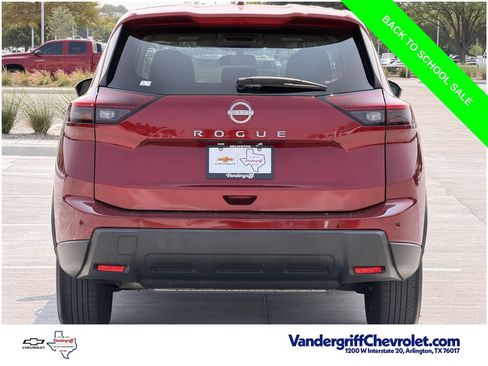 Used 2025 Nissan Rogue SV FWD image 5