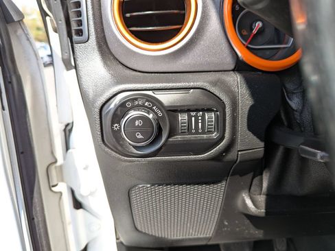 Used 2021 Jeep Gladiator Mojave w/ LED Lighting Group AWD/4WD image 14
