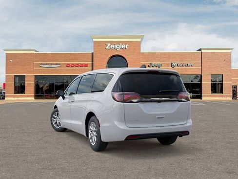 New 2026 Chrysler Voyager LX image 3