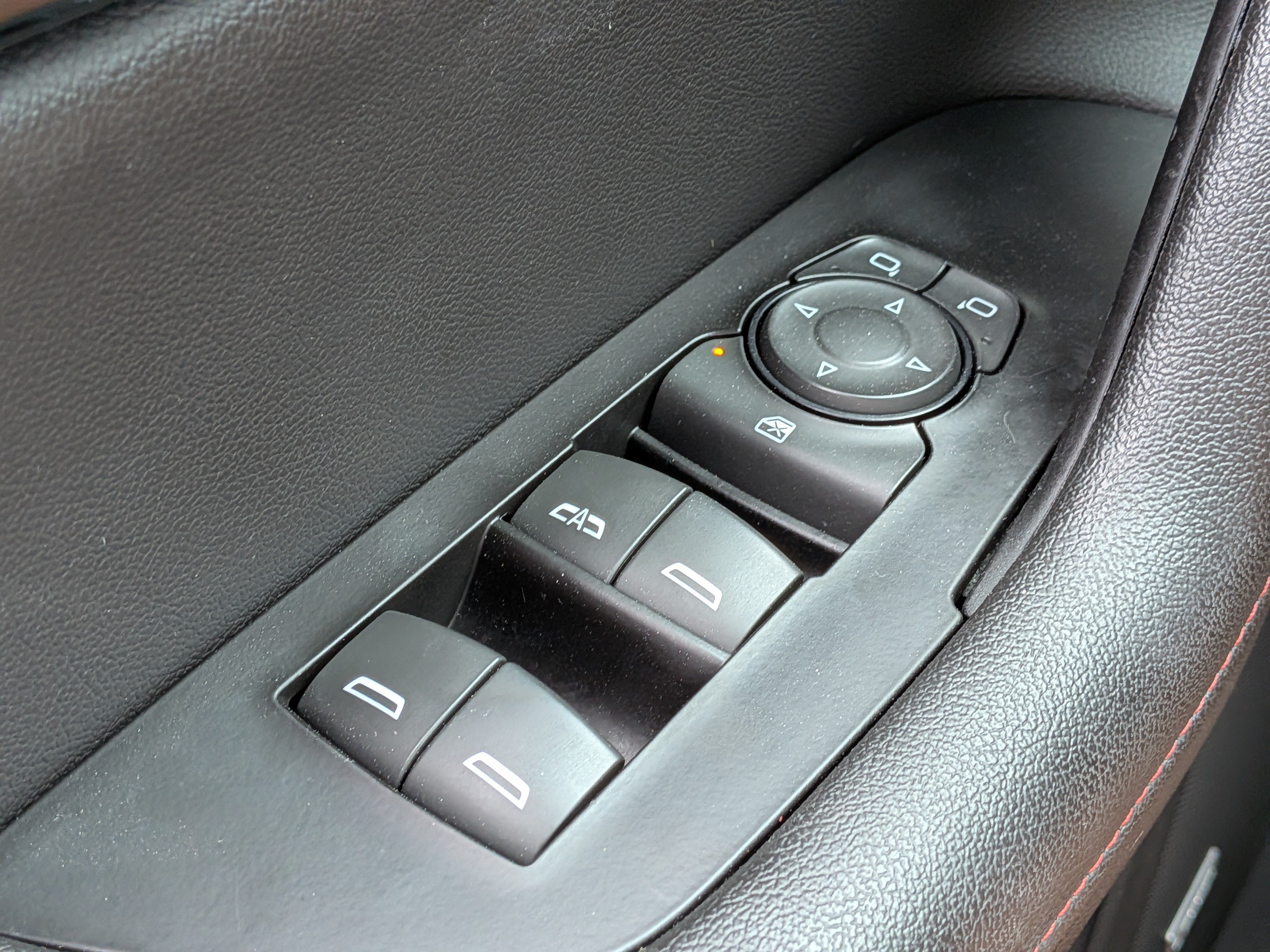 Used 2025 Chevrolet Blazer RS FWD image 23
