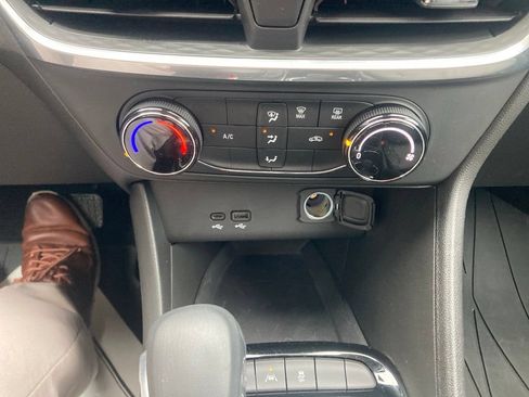 Used 2024 Buick Encore GX Preferred AWD/4WD image 30