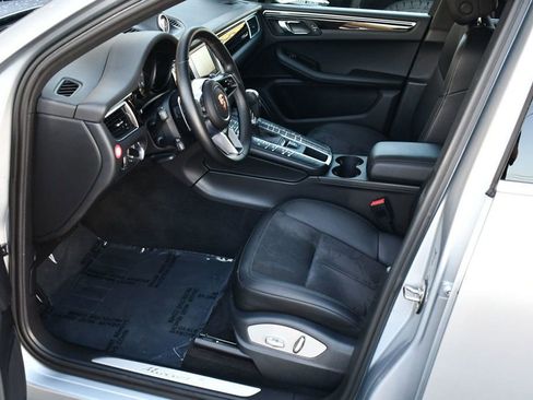 Used 2016 Porsche Macan S image 40