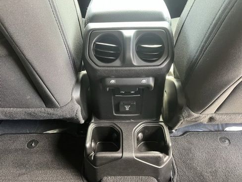 Used 2019 Jeep Wrangler Unlimited Sahara image 53