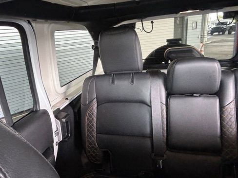 Used 2023 Jeep Wrangler Altitude image 12