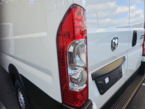 New 2024 RAM ProMaster 3500 w/ Convenience Group image 28