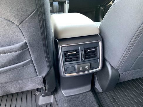 Used 2023 Subaru Forester Premium AWD/4WD image 36