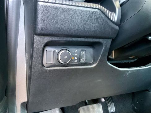 Used 2024 Ford Ranger XL image 37