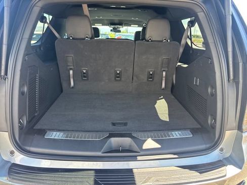 Used 2026 Chevrolet Suburban RST RWD image 19