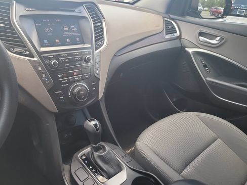 Used 2017 Hyundai Santa Fe SE w/ Cargo Package FWD image 18