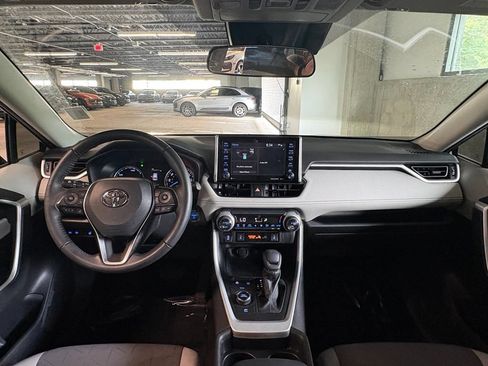 Used 2021 Toyota RAV4 XLE w/ Convenience Package AWD/4WD image 16