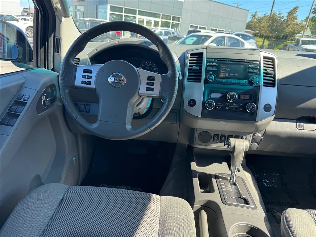 Used 2014 Nissan Frontier SV w/ SV Value Truck Package RWD image 12