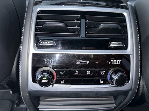 Used 2017 BMW 750i image 43