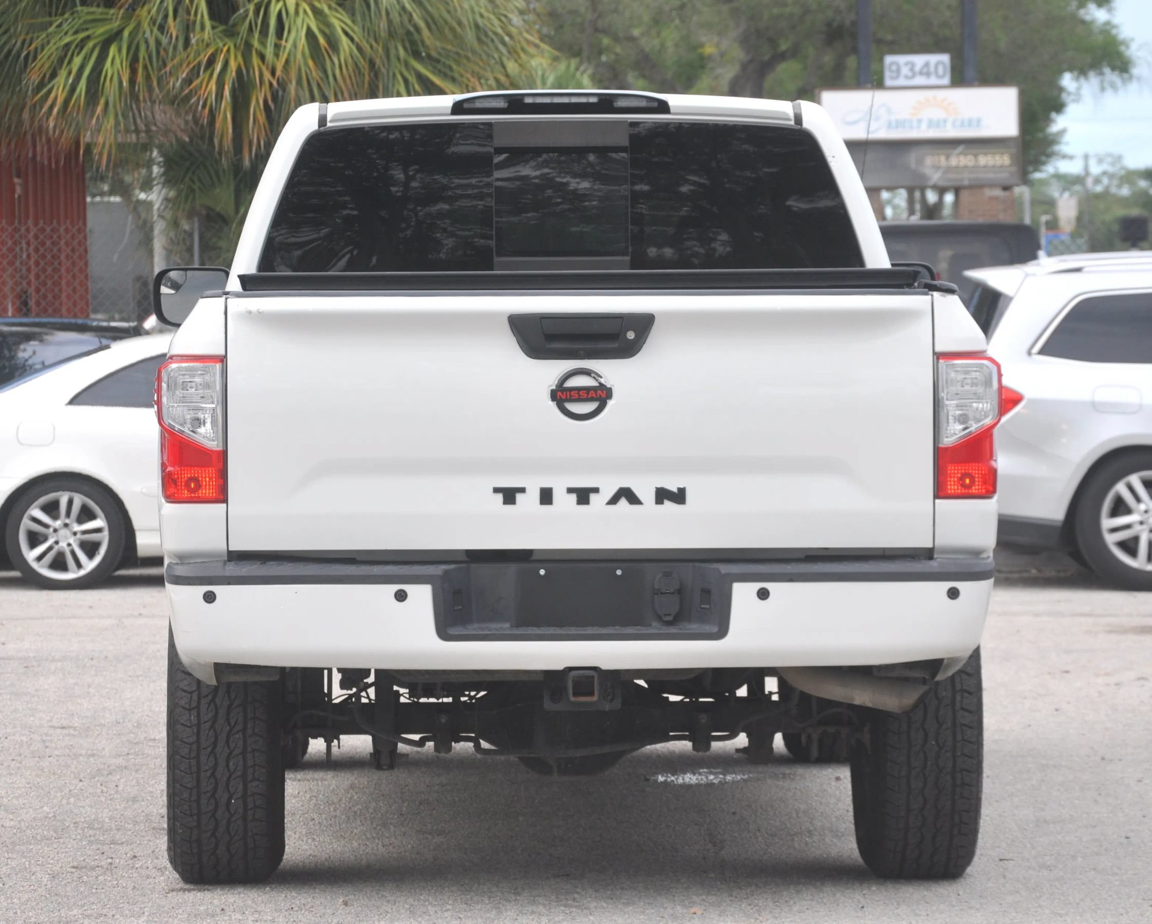 Used 2018 Nissan Titan SV w/ SV Convenience Package RWD image 25