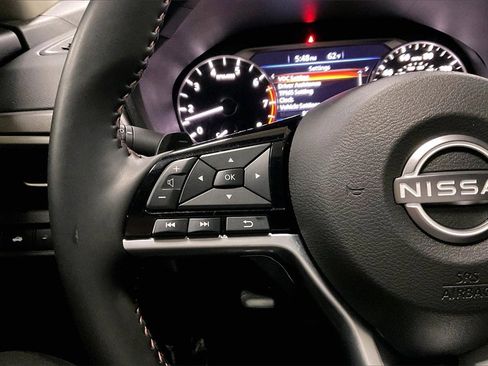 Used 2025 Nissan Altima 2.5 SR image 17