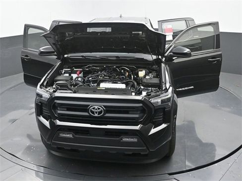 New 2025 Toyota Tacoma SR5 w/ SR5 Upgrade Package image 32