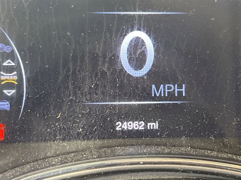 Used 2022 Jeep Grand Cherokee Limited image 12