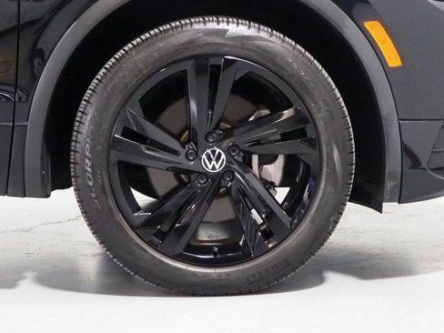 Used 2024 Volkswagen Tiguan SE R-Line FWD image 39