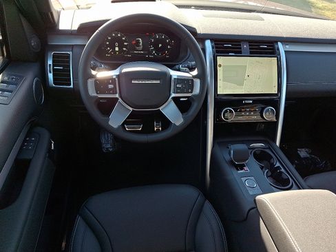 New 2026 Land Rover Discovery Limited Edition image 9