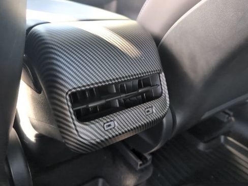 Used 2022 Tesla Model Y Performance image 20