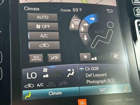 Used 2020 Toyota Prius Prime Limited w/ Carpet Mat Package FWD image 25