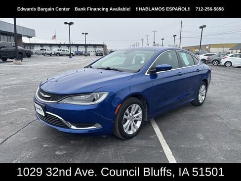 Used 2015 Chrysler 200 Limited w/ Convenience Group image 4