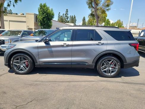 Certified 2025 Ford Explorer ST AWD/4WD image 29