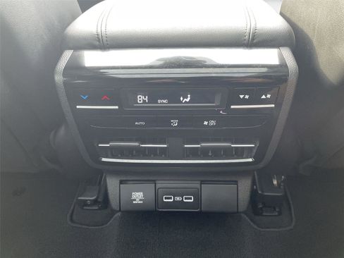 Used 2023 Acura MDX SH-AWD image 30