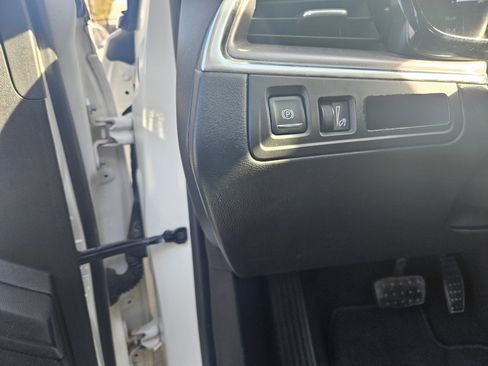 Used 2017 Cadillac XT5 Luxury w/ Driver Awareness Package image 12