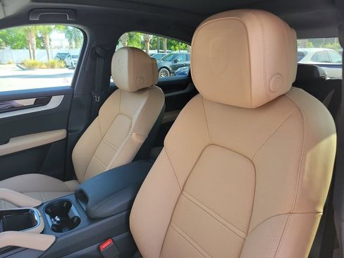 New 2026 Porsche Cayenne Coupe AWD/4WD image 5