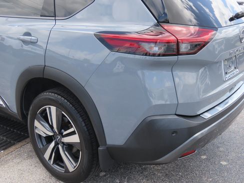Used 2023 Nissan Rogue SL FWD image 16