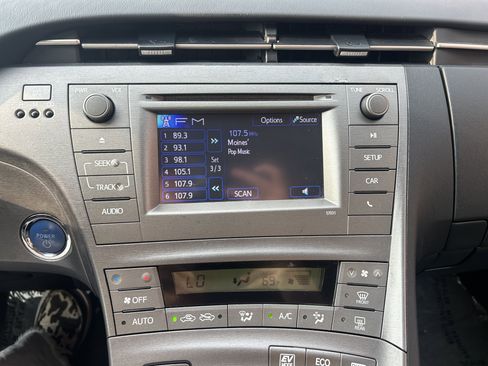 Used 2014 Toyota Prius One image 12