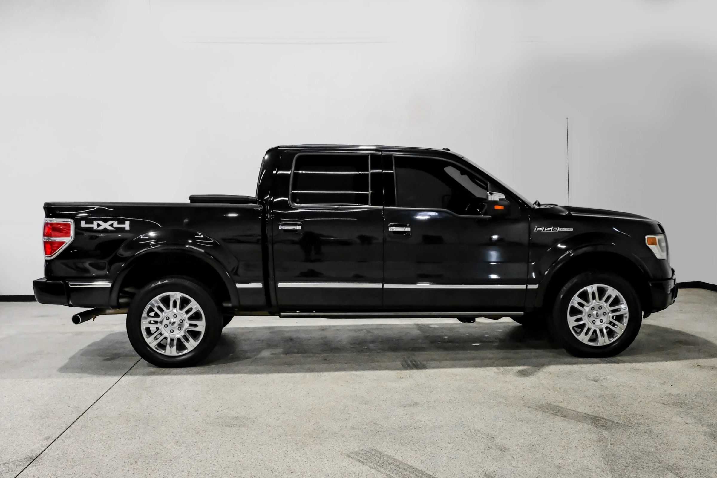 Used 2014 Ford F150 Platinum AWD/4WD image 5