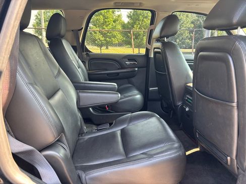 Used 2013 Cadillac Escalade Premium AWD/4WD image 11