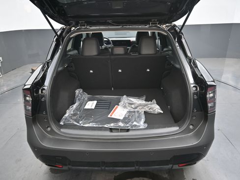 New 2026 Nissan Kicks SR image 9