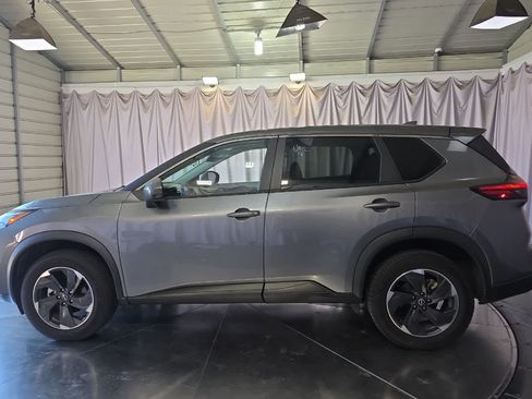 Used 2024 Nissan Rogue SV FWD image 6
