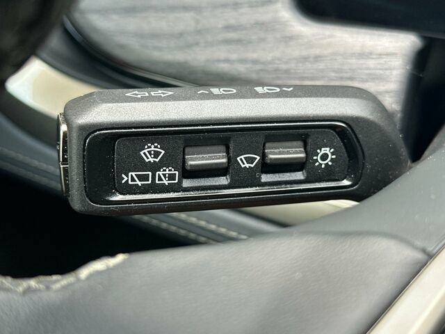 Used 2023 Rivian R1S Adventure Dual AWD/4WD image 32