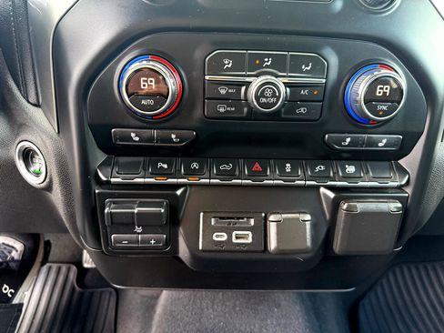 Used 2019 Chevrolet Silverado 1500 LT w/ Convenience Package image 24