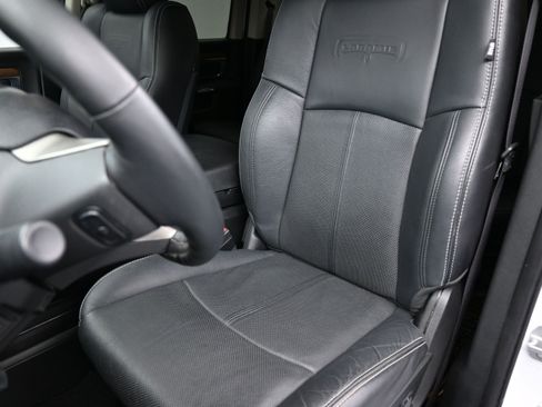 Used 2018 RAM 1500 Laramie RWD image 21