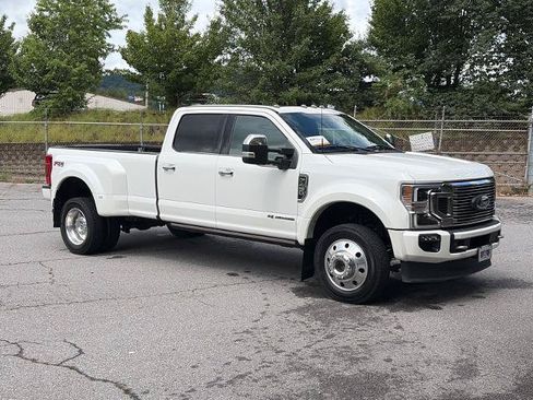 Certified 2022 Ford F450 Platinum w/ FX4 Off-Road Package AWD/4WD image 1