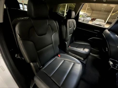Used 2025 Kia Telluride S AWD/4WD image 26