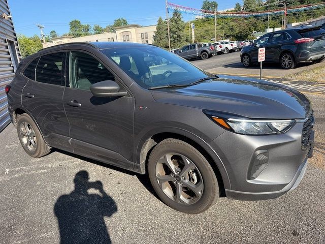 Used 2024 Ford Escape ST-Line w/ Tech Pack #1 AWD/4WD image 11