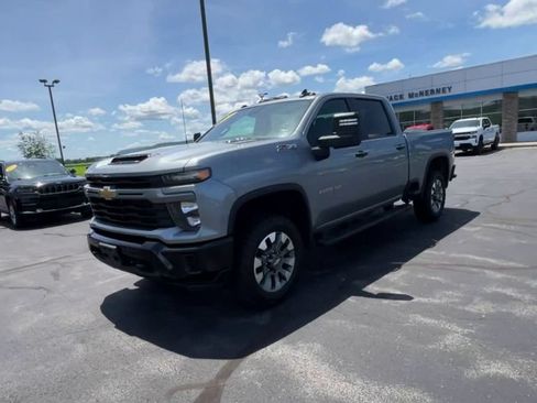 Used 2024 Chevrolet Silverado 2500 Custom w/ Custom Value Package AWD/4WD image 4