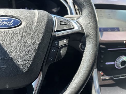 Used 2019 Ford Edge Titanium AWD/4WD image 9