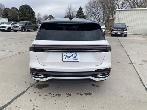 Used 2024 Lincoln Nautilus Reserve image 13