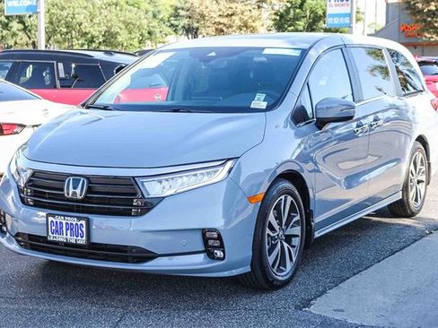 Certified 2024 Honda Odyssey Touring image 5