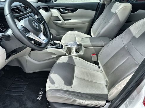 Used 2021 Nissan Rogue Sport SL w/ Premium Package image 24