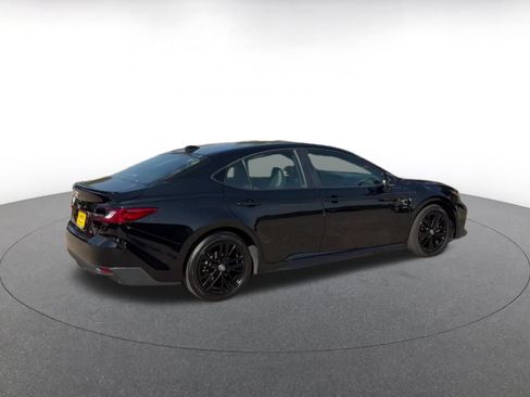 Used 2026 Toyota Camry SE FWD image 15